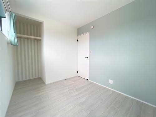 2F 西側洋室4.5帖
