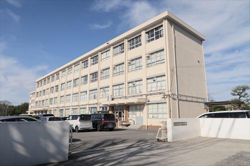 春日井市立坂下中学校まで1690m