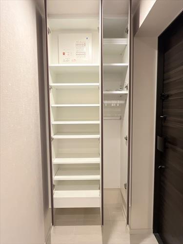 下足入