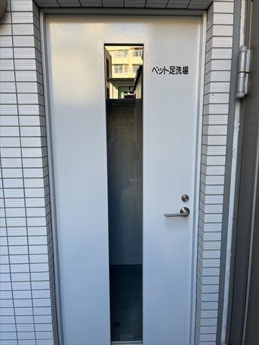 １階にはペット用足洗い場もあります