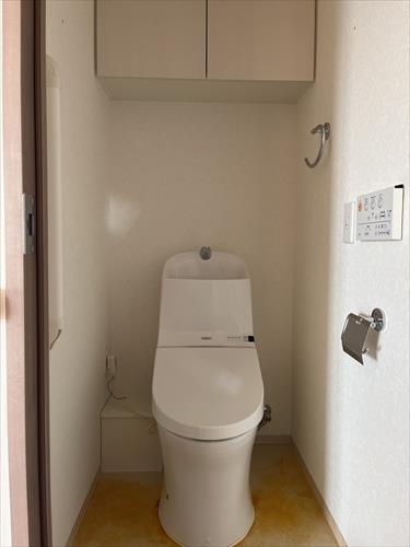 トイレ　洗浄機能付きです