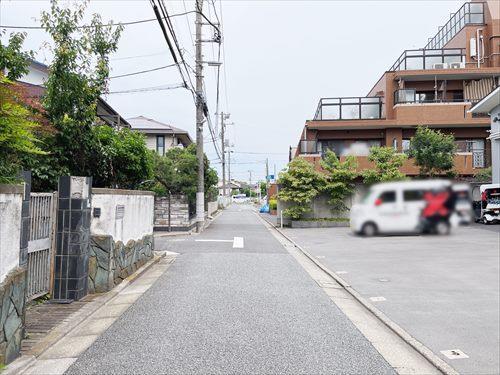 南東側道路