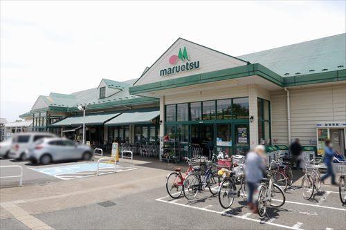 マルエツ戸倉店(950m)