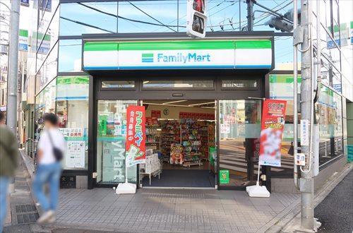 ファミリーマート久我山駅南店(630m)