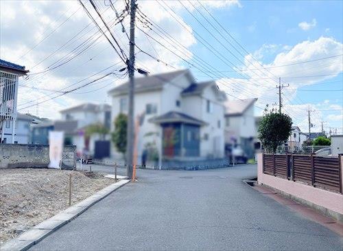 現地前道路