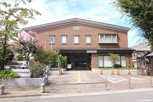 杉並区立下井草図書館(450m)