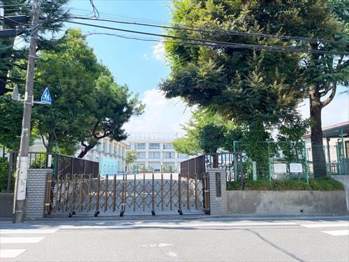 練馬区立北町西小学校(520m)