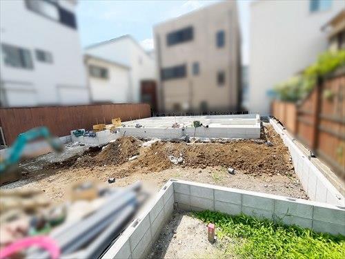 建築中の外観(2025年8月撮影）