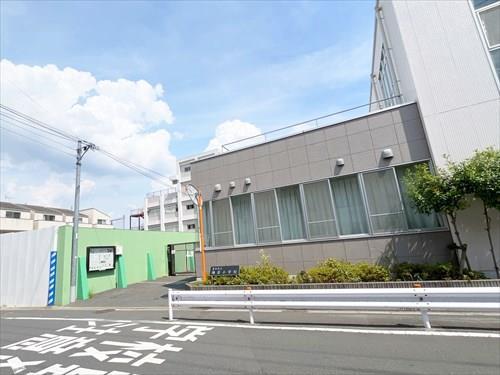墨田区立梅若小学校(170m)
