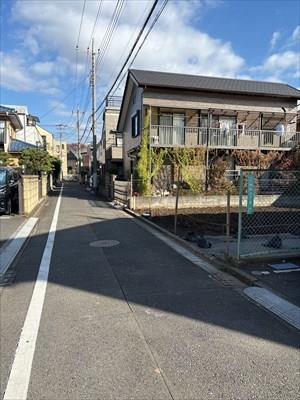 現地前道路（2025年11月撮影）