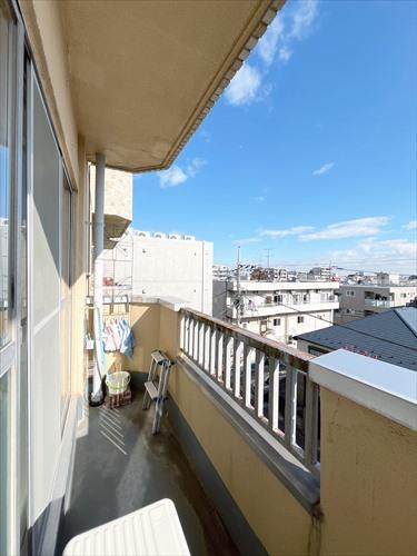 東側バルコニー