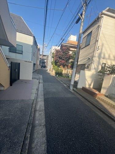 前面道路（2025年12月撮影）