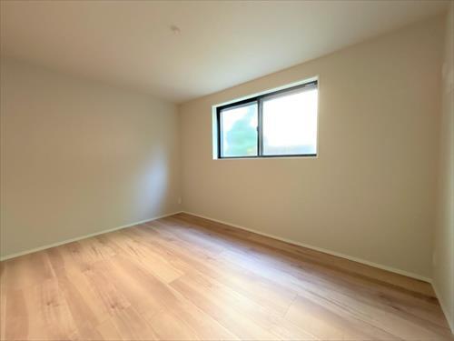 1階東側納戸(約7帖)