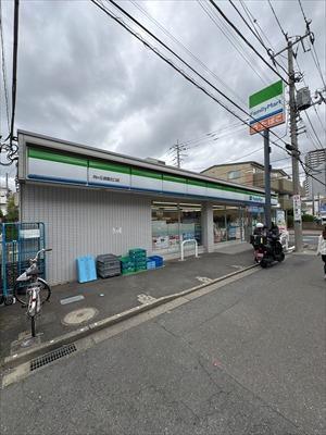 ファミリーマート（280m）