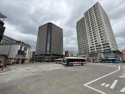 向ヶ丘遊園駅前広場（600m）
