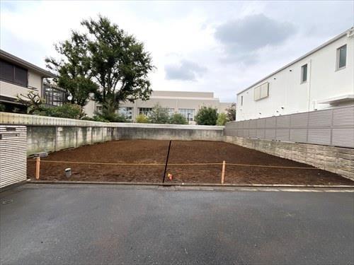 現地※左側A号棟（2026年9月撮影）