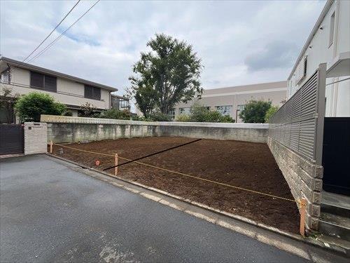 現地※右側B号棟（2026年9月撮影）