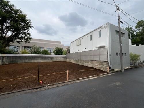 現地※右側B号棟（2026年9月撮影）