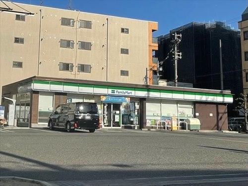 ファミリーマート淀川東三国店