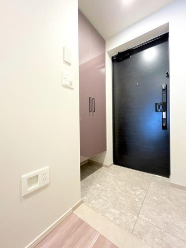 玄関_下足入・人感センサー付きライト有