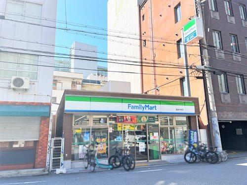 ファミリーマート難波中南店 150m