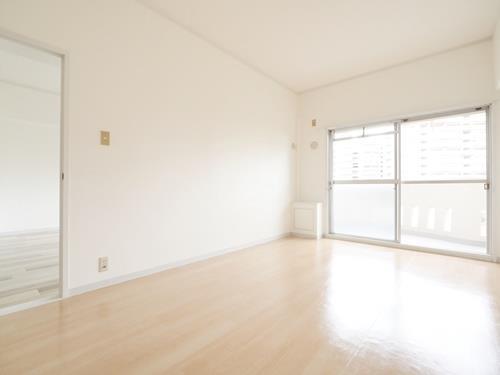 洋室（バルコニー側）