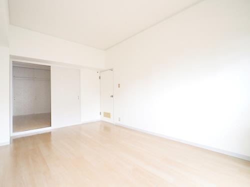 洋室（バルコニー側）