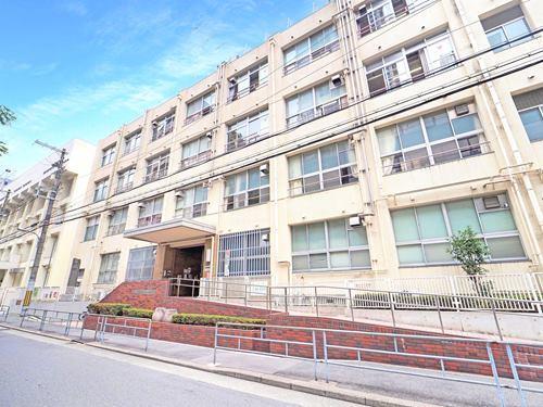 大阪市立西船場小学校 930m