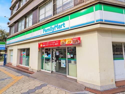 ファミリーマート谷町千日前通店 110m