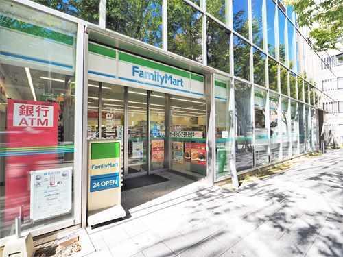 ファミリーマート本町橋店 150m