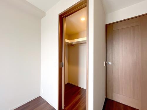 洋室約6.3帖_ウォークインクローゼット