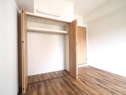 洋室約7帖_収納