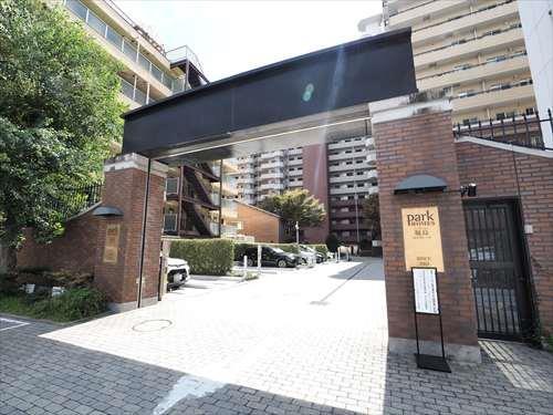 駐車場側入り口