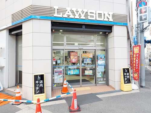 ローソン立売堀三丁目店 160m