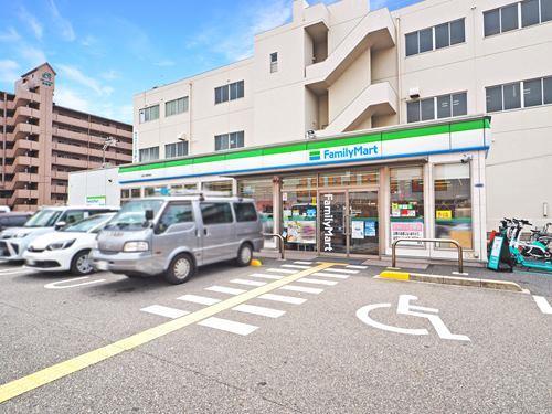 ファミリーマート西淀川御幣島店 320m