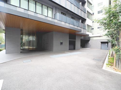 【共用部】車寄せ・駐車場