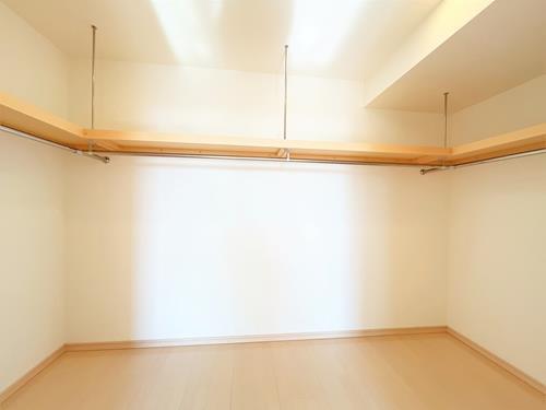 洋室約6帖_ウォークインクローゼット