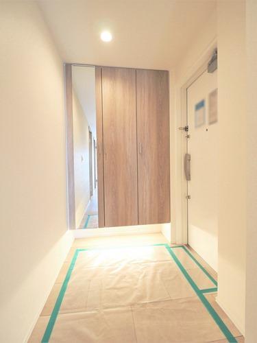 玄関（人感センサー付きライト有）