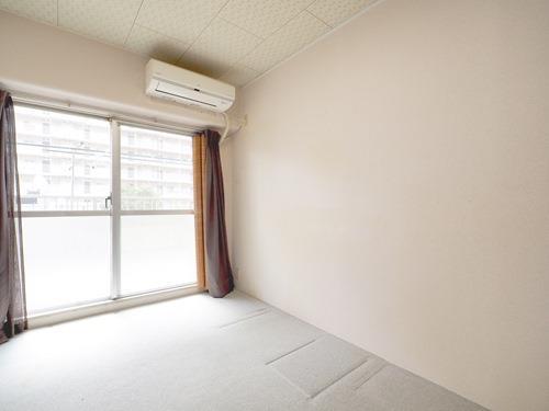 洋室（バルコニー側）