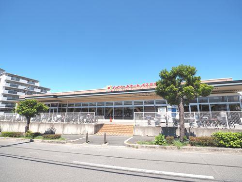 デイリーカナートイズミヤ上新田店620m