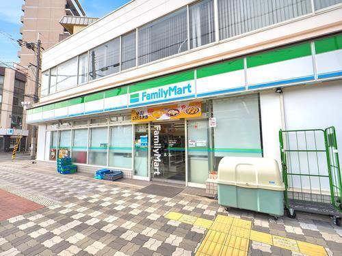 ファミリーマート東淀川駅前店 100ｍ