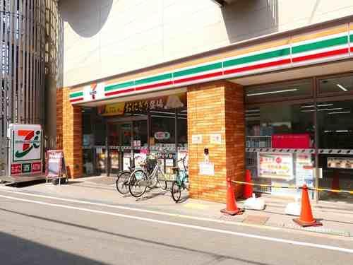 セブンイレブンJR東淀川駅西口店250ｍ