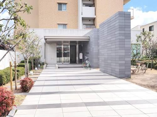 【共用部】エントランスアプローチ