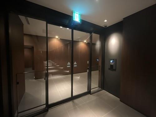 エレベーター前オートロック