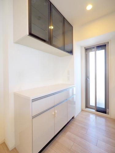 キッチン カップボード