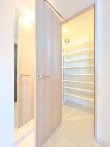 玄関 シューズインクローゼット