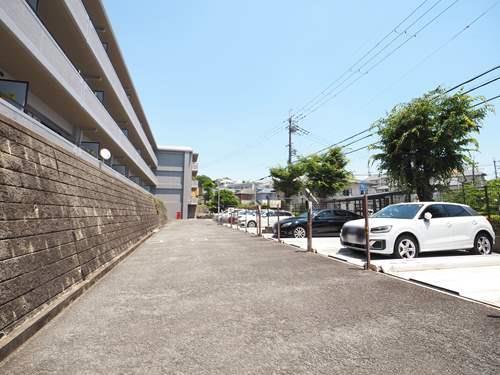 【共用部】駐車場