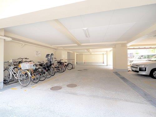 【共用部】駐車場・自転車置場