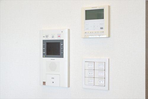 モニター付きインターホン・給湯リモコン