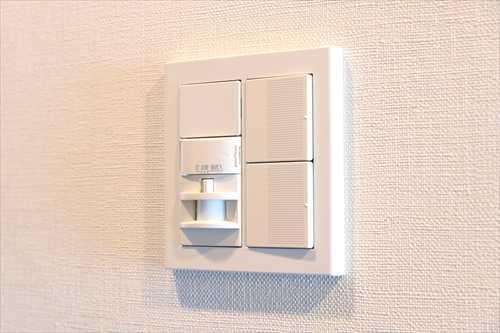 玄関 人感センサー付き照明スイッチ